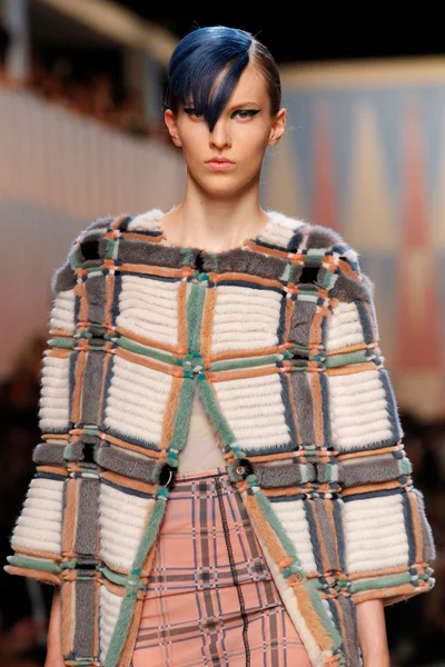 Look 64